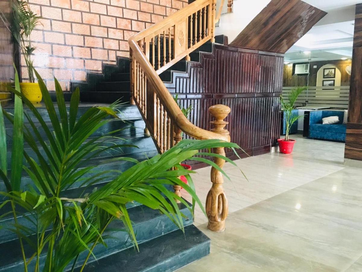 Hotel Maharaja Inn By Geetanjali Hotels Katra  Buitenkant foto