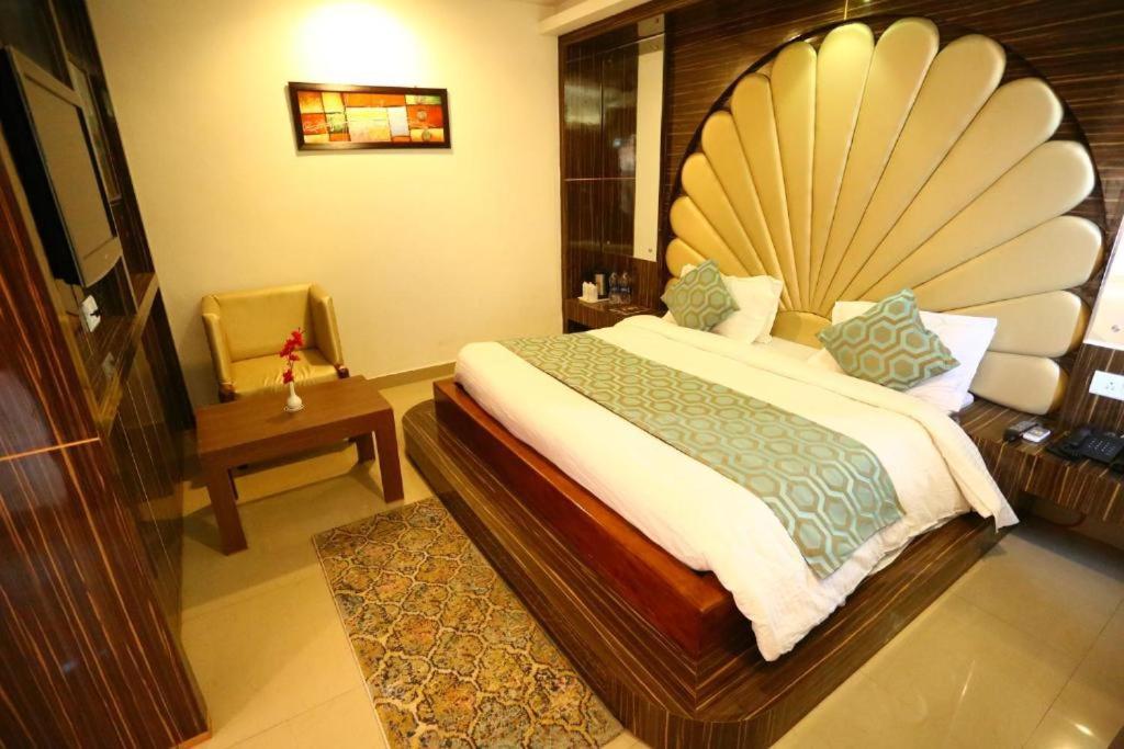 Hotel Maharaja Inn By Geetanjali Hotels Katra  Buitenkant foto